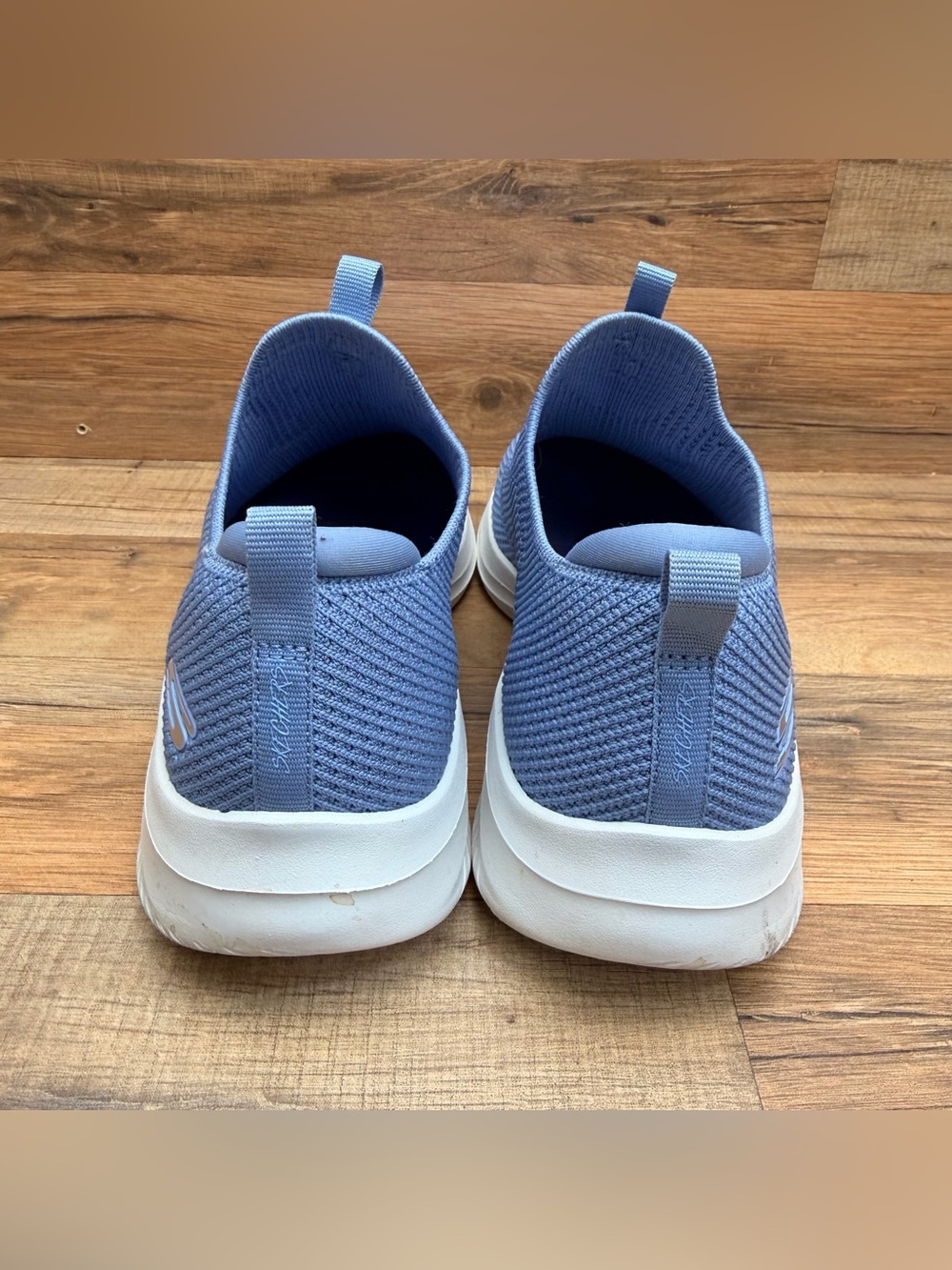 Skechers women’s size 8 Slip-On Knit Sneakers - Light Blue with Cream Sole - Picture 6 of 9